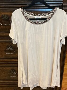 Umgee Cream Short Sleeve Top with Leopard Trim